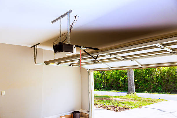 Top rated local Garage Door Panel Replacement specialists in Van Meter, IA